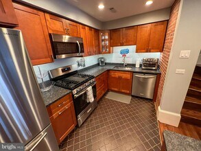 604 S 12th St in Philadelphia, PA - Building Photo - Building Photo