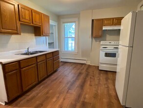 1039 Adams St in North Chicago, IL - Building Photo - Building Photo