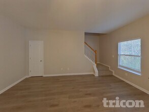 11051 Southwood Dr in Hampton, GA - Foto de edificio - Building Photo