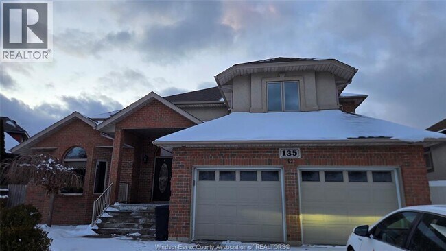 property at 135 WINCLARE Dr