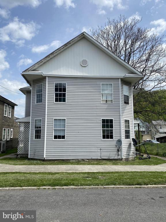 171 Mozelle St in Keyser, WV - Building Photo - Building Photo
