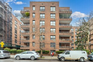 13815 Franklin Ave in Flushing, NY - Building Photo