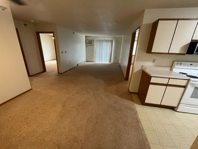 Wilkeshire Apartments in Watertown, SD - Building Photo - Building Photo