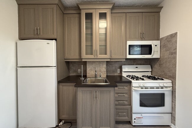 property at 3254 Dundas St W