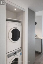 88 Harbour St in Toronto, ON - Building Photo - Building Photo