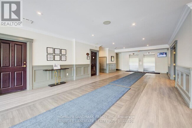 255 Keats Way in Waterloo, ON - Building Photo - Building Photo