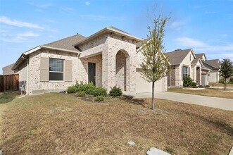2111 Clearwater Way in Royse City, TX - Building Photo - Building Photo