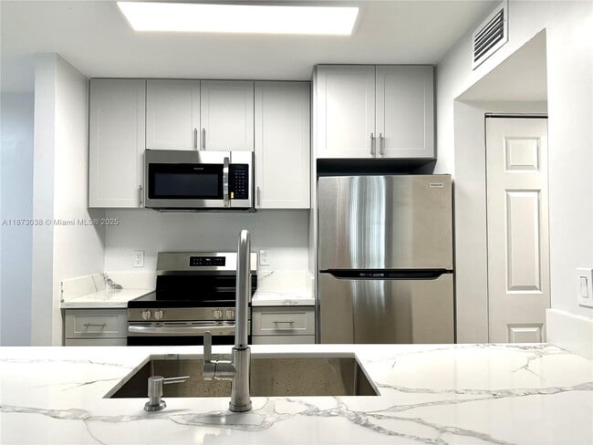 15770 SW 106th Terrace in Miami, FL - Building Photo - Building Photo