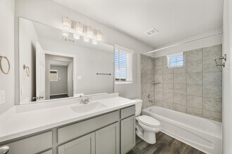 13305 Nabob Dr in Houston, TX - Foto de edificio - Building Photo