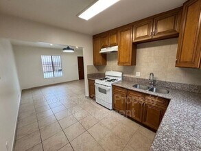 1019 Martin Luther King Jr Ave in Long Beach, CA - Building Photo - Building Photo