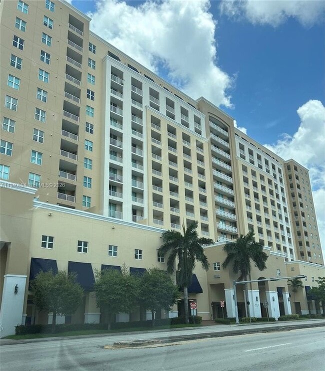 117 NW 42nd Ave in Miami, FL - Building Photo - Building Photo