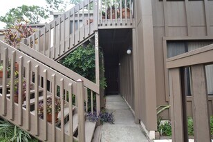 5323 Indian Creek Dr in Orlando, FL - Building Photo