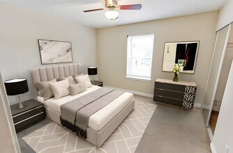 Country Club Manor in Williamsville, NY - Foto de edificio - Building Photo