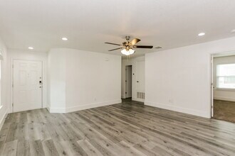 1725 Vineridge Ln in Burleson, TX - Building Photo - Building Photo