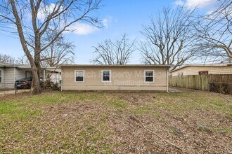 133 St Thomas Ln in Sauget, IL - Building Photo - Building Photo