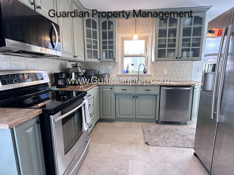 3125 Quebec Ave S in Minneapolis, MN - Building Photo