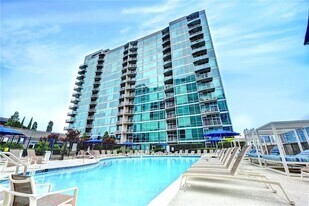 923 Peachtree St NE in Atlanta, GA - Building Photo