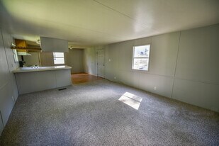 48 Arley Ct in Wheeling, WV - Building Photo