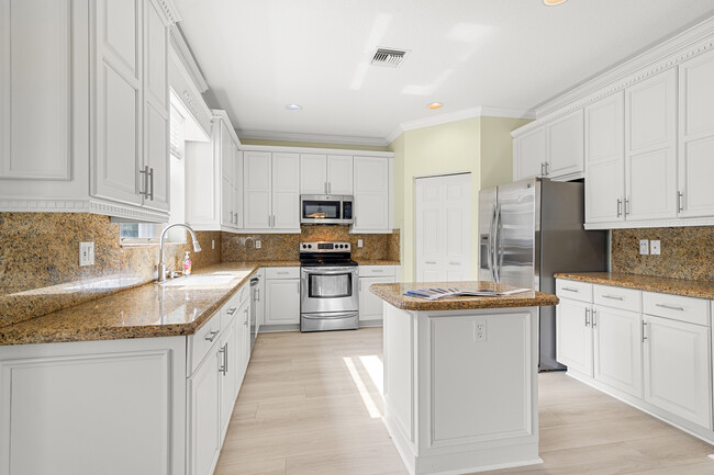 1630 Corsica Dr in Wellington, FL - Building Photo - Building Photo