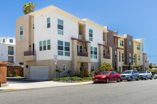 The Fives Carlsbad in Carlsbad, CA - Foto de edificio - Building Photo