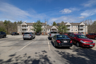 Quarrywood Green Condominiums in Milford, NH - Building Photo - Building Photo