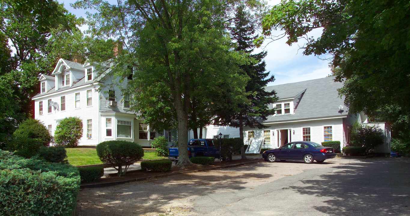 33 Main St in Foxboro, MA - Building Photo