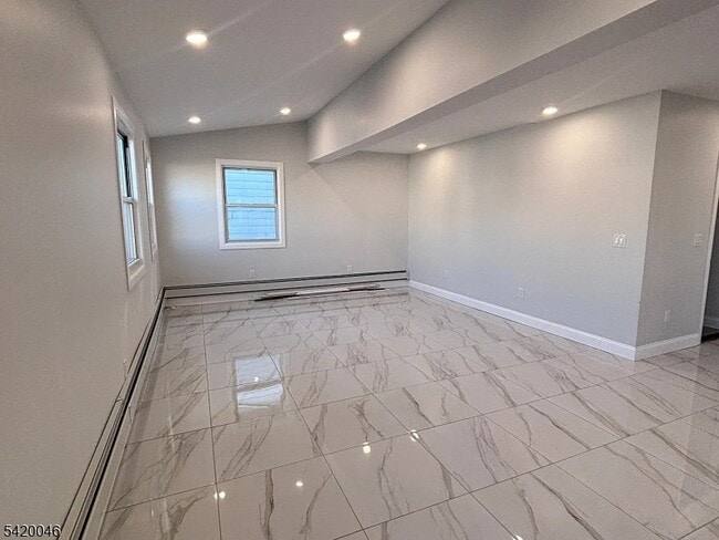 546-550 E 25th St in Paterson, NJ - Building Photo - Building Photo