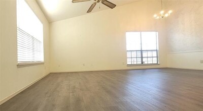 1057 Whitewater Trail in Desoto, TX - Building Photo - Building Photo