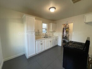 13719 Yukon Ave in Hawthorne, CA - Building Photo - Building Photo