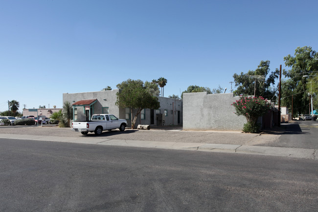 601 N Cameron Ave in Casa Grande, AZ - Foto de edificio - Building Photo