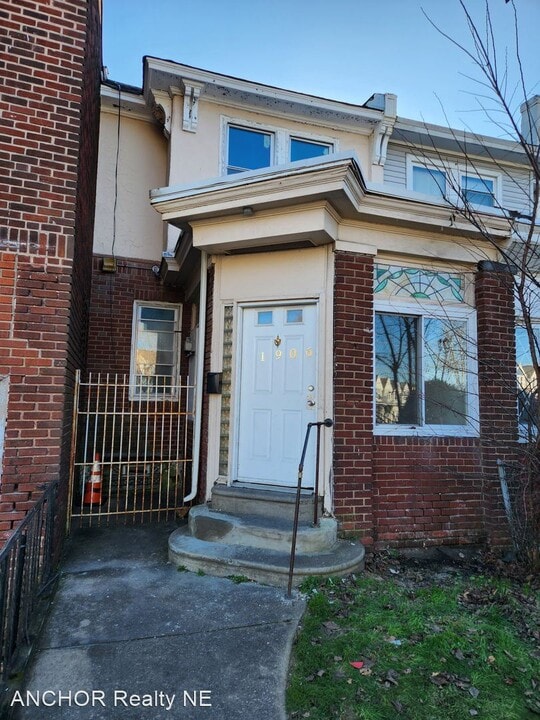 1906 W Godfrey Ave Photo