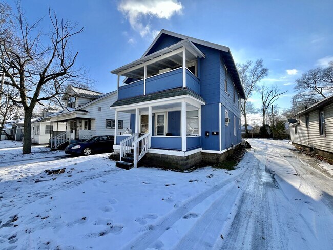 901 Emerson Ave-Unit -#2 in Muskegon, MI - Building Photo - Building Photo