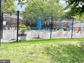 2713 S Walter Reed Dr in Arlington, VA - Building Photo
