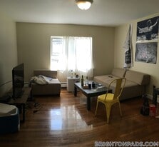 65 Chiswick Rd in Boston, MA - Building Photo