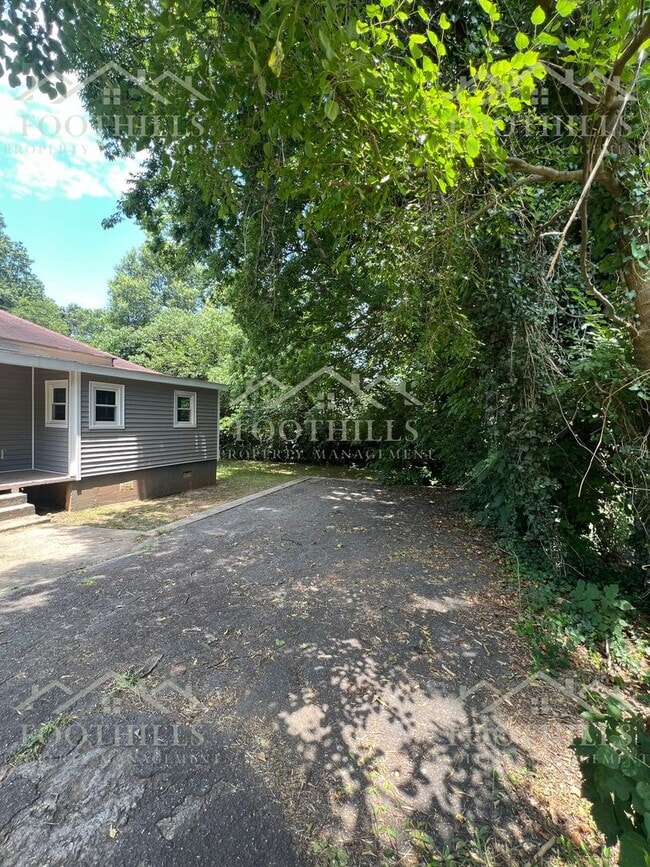 302 Dickens Ave in Anderson, SC - Building Photo - Building Photo