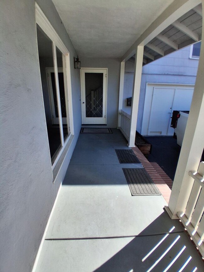 1044-1048 Marcussen Dr in Menlo Park, CA - Building Photo - Building Photo