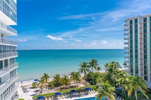 600 Grapetree Dr in Key Biscayne, FL - Building Photo