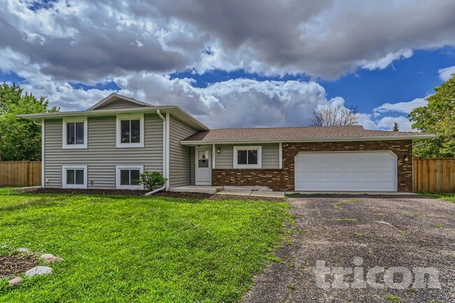 16417 Gladiola Ave in Rosemount, MN - Building Photo - Building Photo