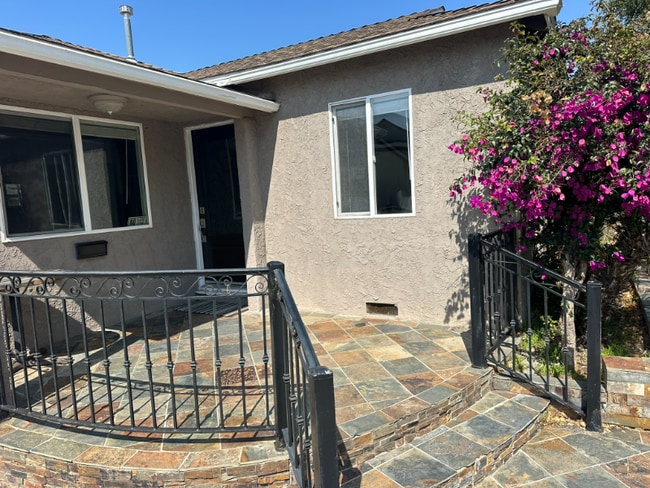 2615 Armour Ln in Redondo Beach, CA - Building Photo - Building Photo