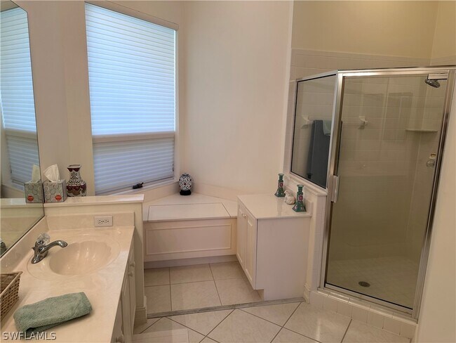 property at 3400 Riviera Lakes Ct