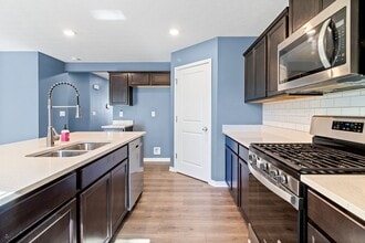 377 Kells Ct E in Newark, OH - Building Photo - Building Photo