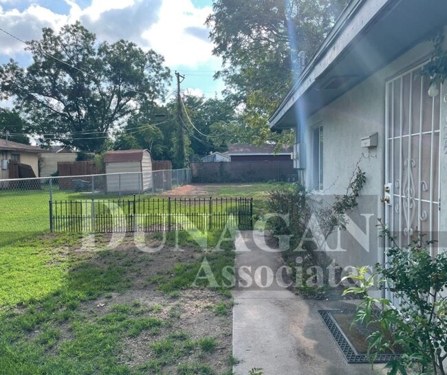 property at 912 Franklin St