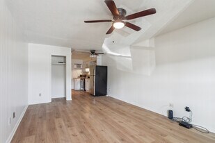 40063 W I 55 Service Rd, Unit 19 in Ponchatoula, LA - Building Photo