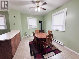 120 Park St in Amherstburg, ON - Building Photo