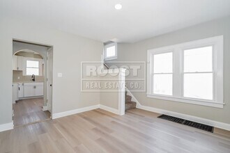 1239 S Champion Ave in Columbus, OH - Building Photo - Building Photo