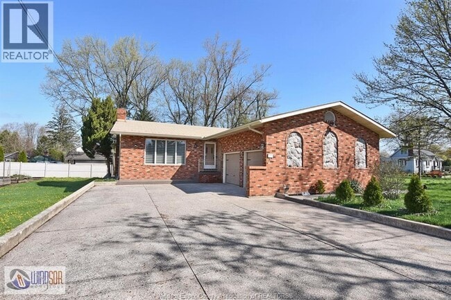 property at 600 Cousineau Rd