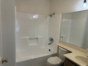 219 E Maple St in Glendale, CA - Building Photo - Building Photo