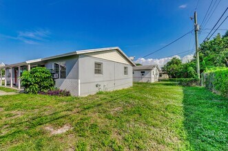 451 Silver Beach Rd in Riviera Beach, FL - Building Photo - Building Photo