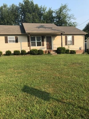 1018 Poppy Seed Dr in Oak Grove, KY - Building Photo - Building Photo