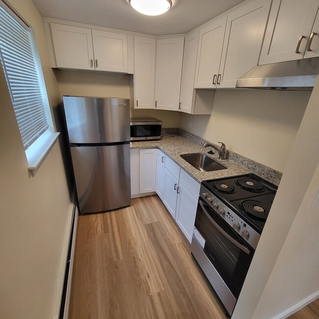 210 Hillside Ave in Needham, MA - Building Photo - Building Photo